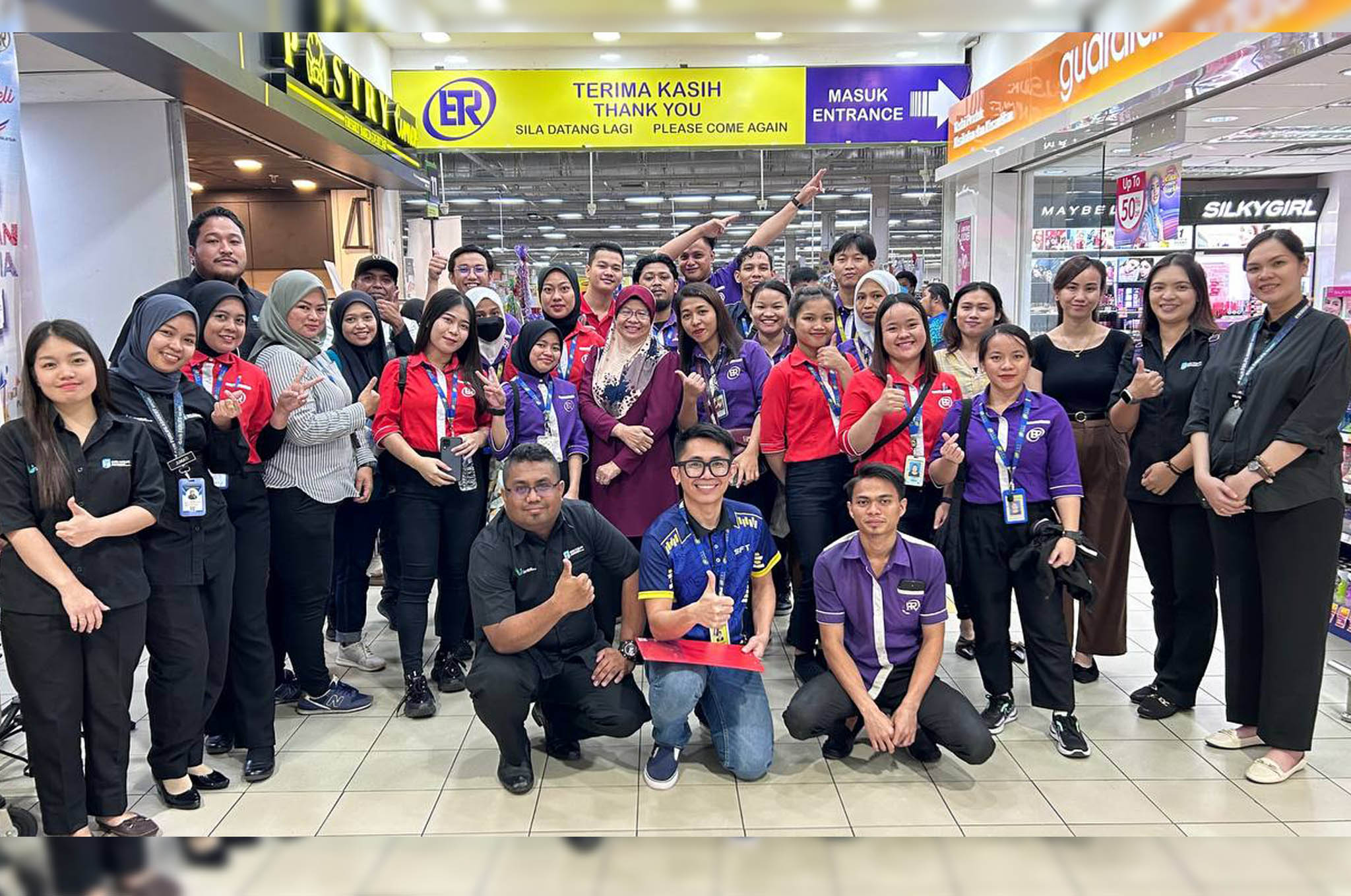 Peperiksaan Akhir SLDN - SKM Tahap 3 Operasi Outlet Peruncitan bersama perantis Bataras Sdn Bhd