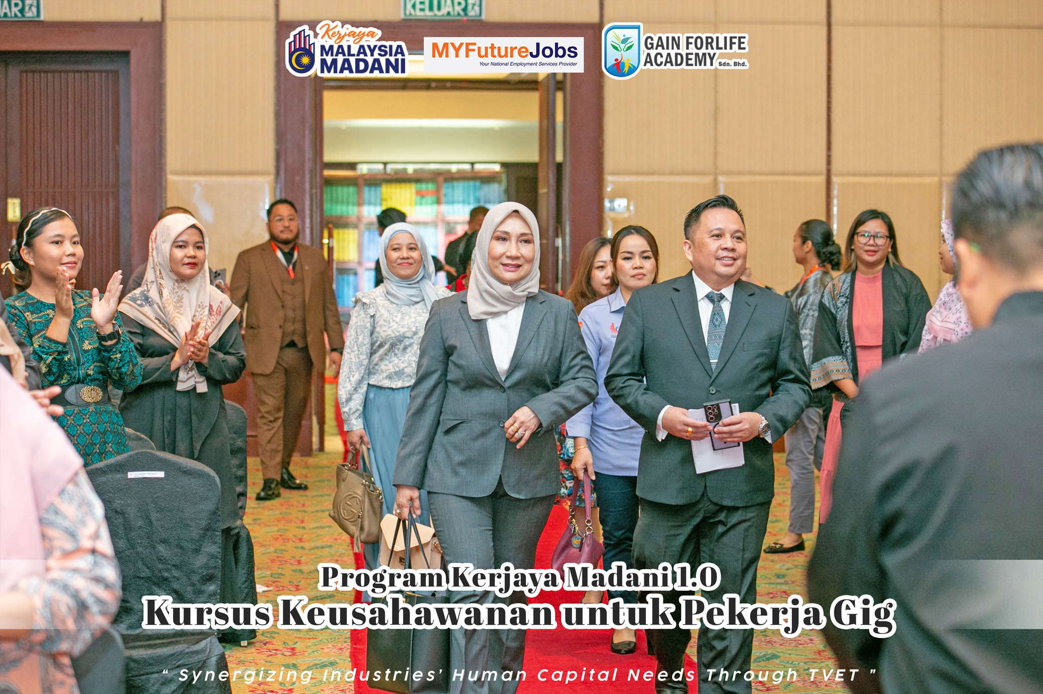 Ybhg Datin Hajah Rozilah Binti Abdullah as the guest of honour during the ceremony