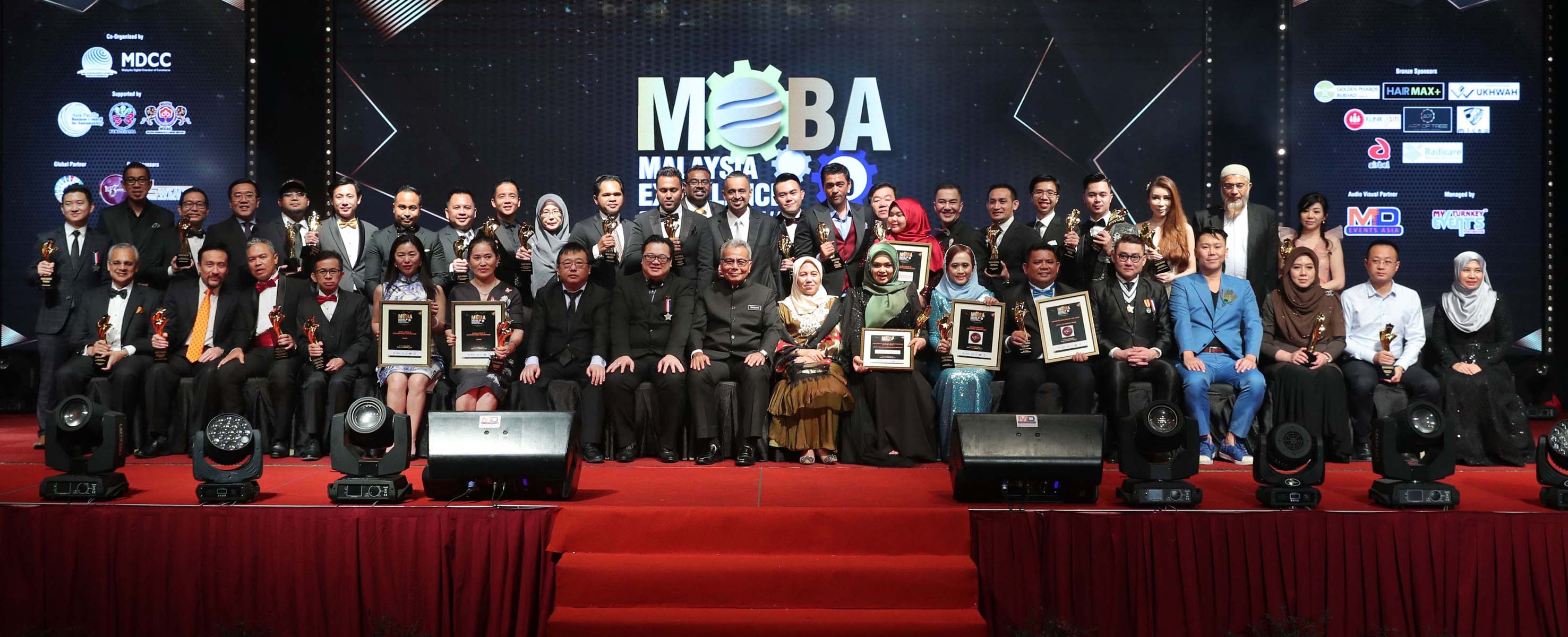MEBA Award 2019 group photo with other winner