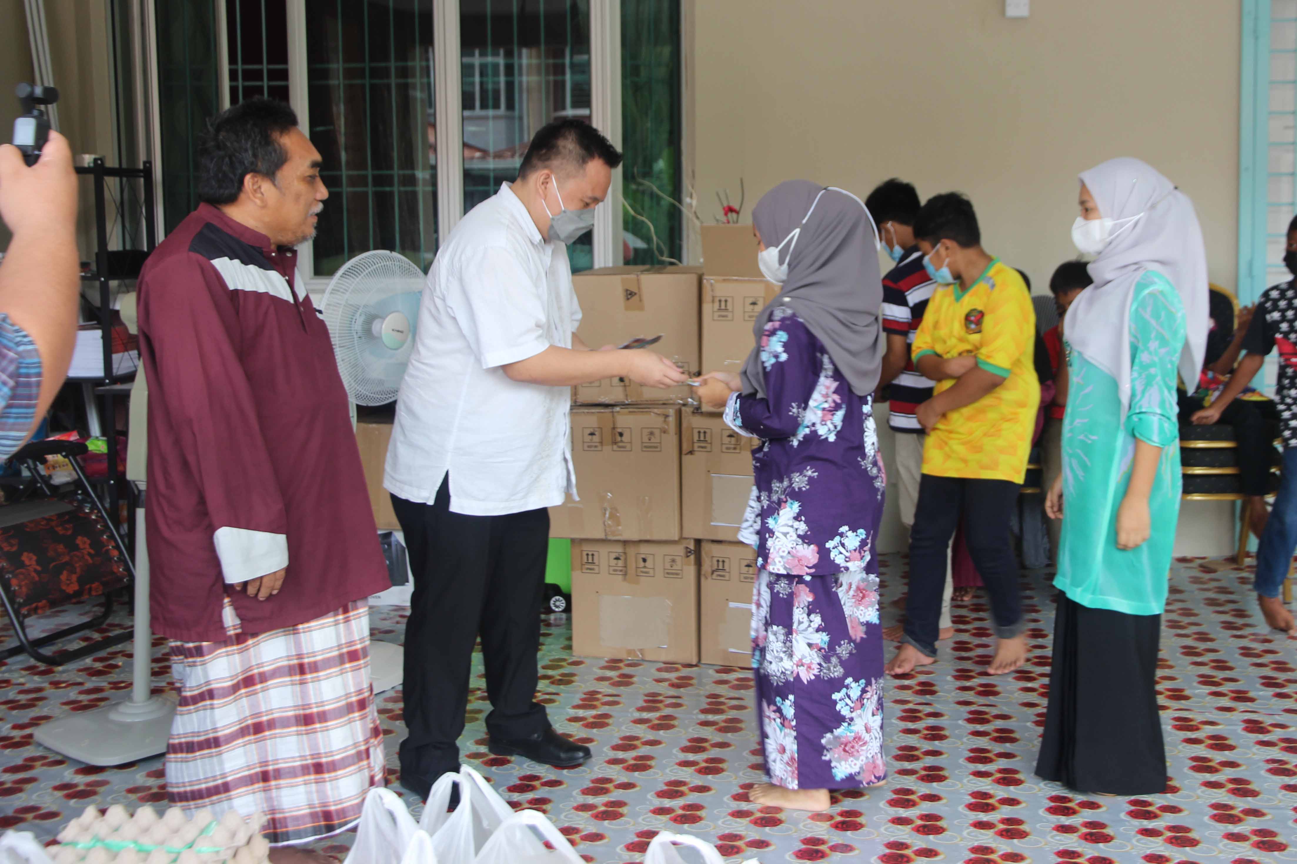 Gain Forlife Corporate Social Responsibility (CSR) - Donation to Amal Kasih Kingfisher